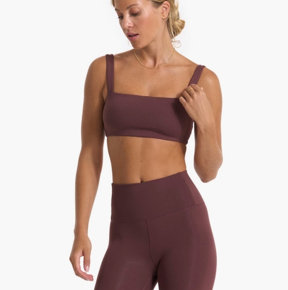 EUC Vuori Evolve Square Neck Sports Bra Burgundy Size S - Picture 1 of 9
